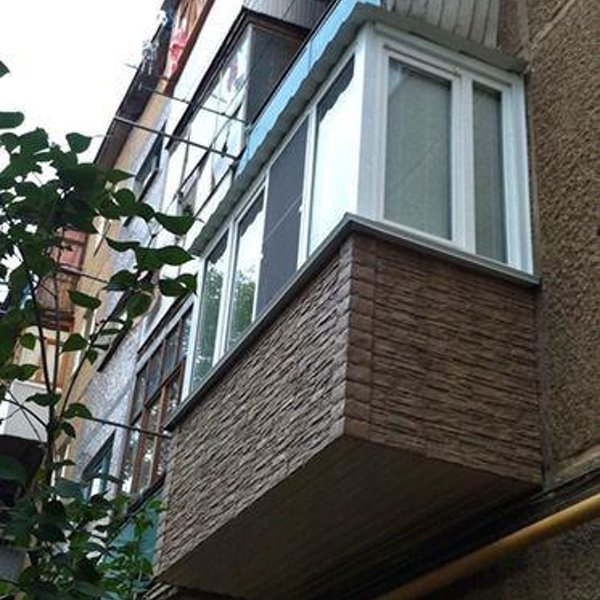 Услуги - остекление и отделка балконов и лоджий "под ключ" в.