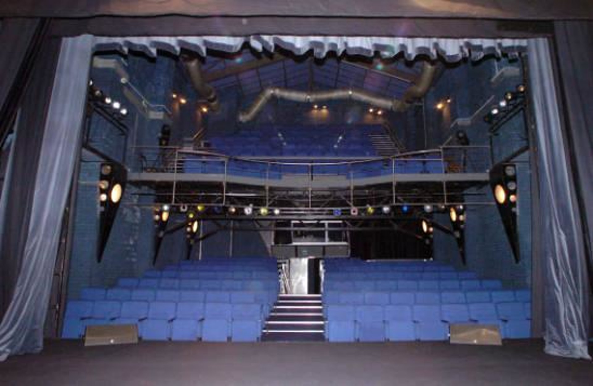 театр мюзикла зал с местами
